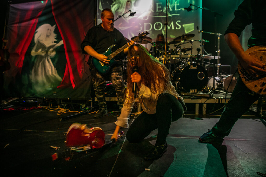 Ethereal Kingdoms live with finntroll. Sofia Schmidt destroying a violin on stage.