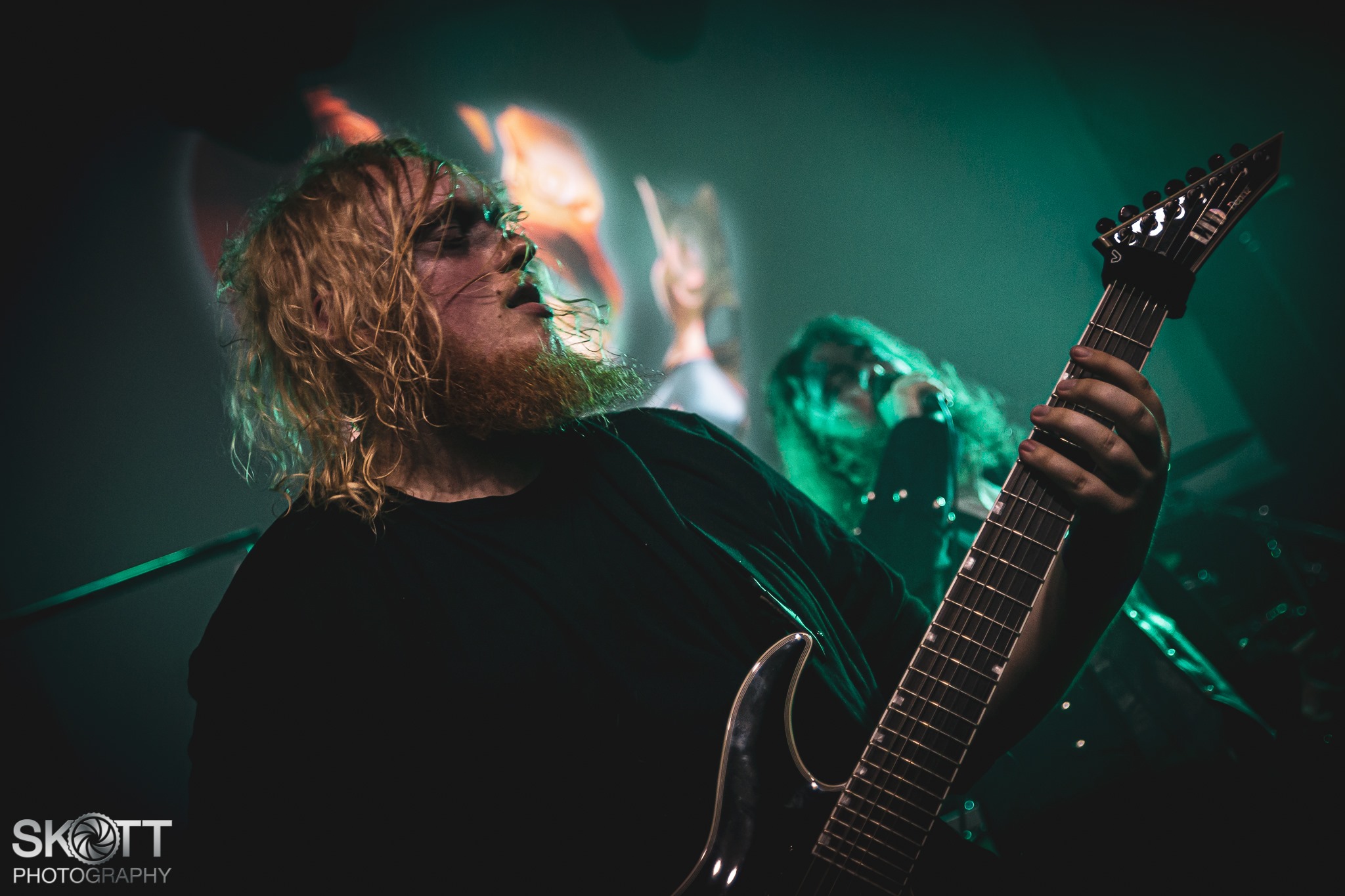 “Close your eyes and listen” – Metal’art Hollow Mirror review